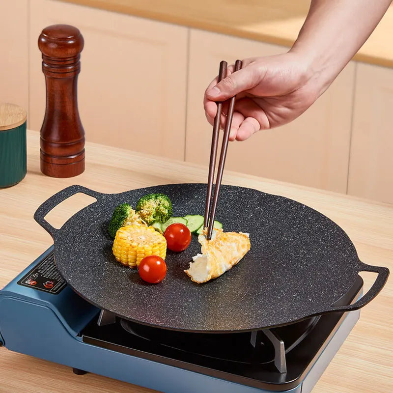 Korean BBQ Grill Pan – Smokeless Round Griddle with Heat-Resistant Holder